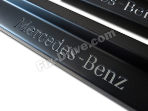Накладки на пороги с подсветкой Mercedes-Benz SL-Class r230 рестайл 2 черные