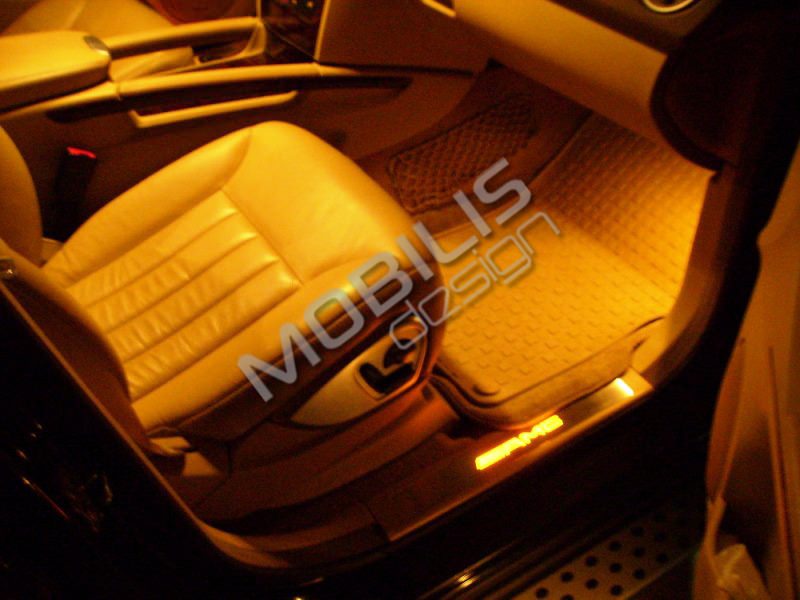 Накладки на пороги с подсветкой Mercedes-Benz GLE-Class w166 AMG
